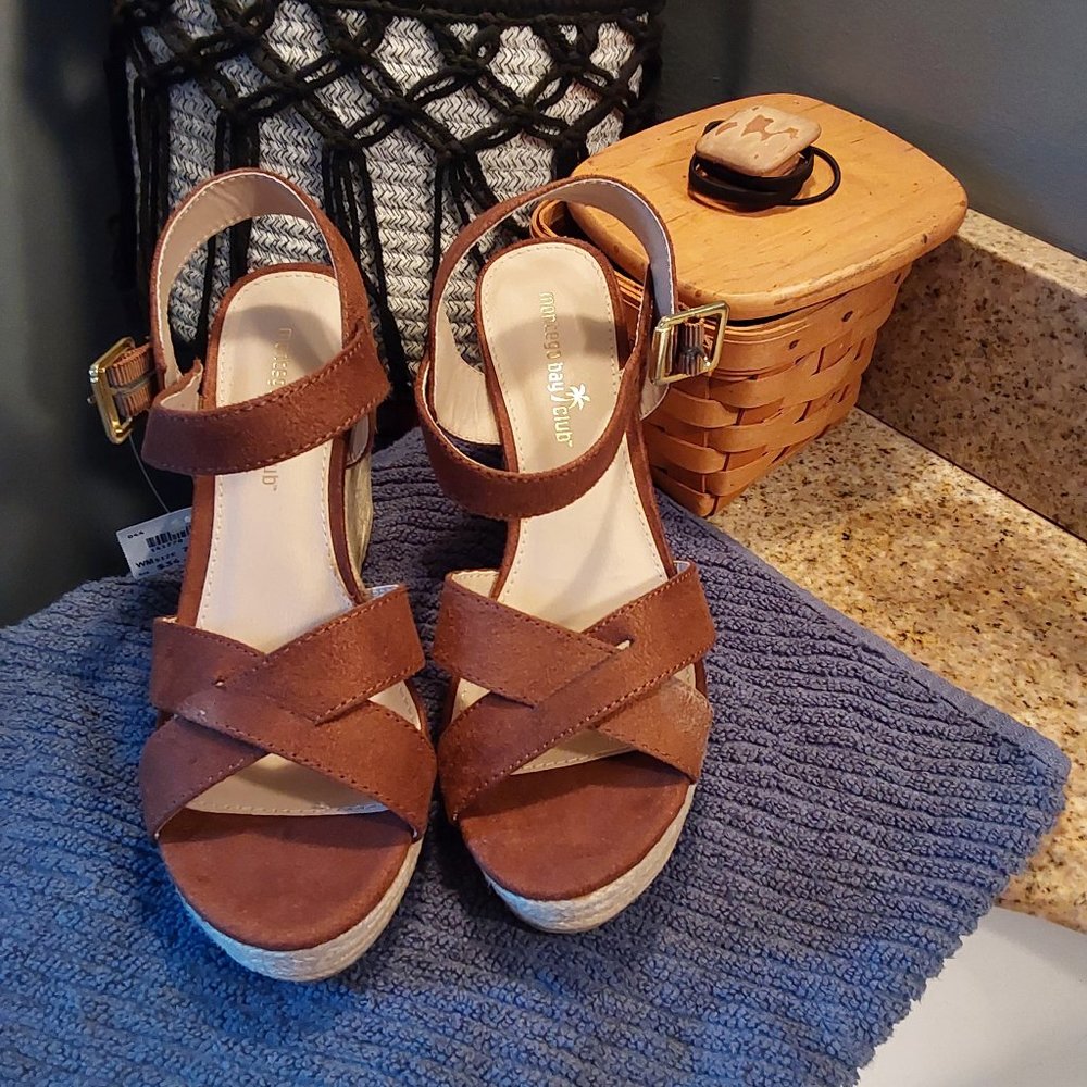 Sandals, platform
